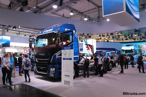 IVECO Stralis Heavy Truck 460 hp 6X2(8 wheels) LNG Cargo Truck Chassis (AT260S46Y/FS-CM NP) Exterior (2) | 86Trucks