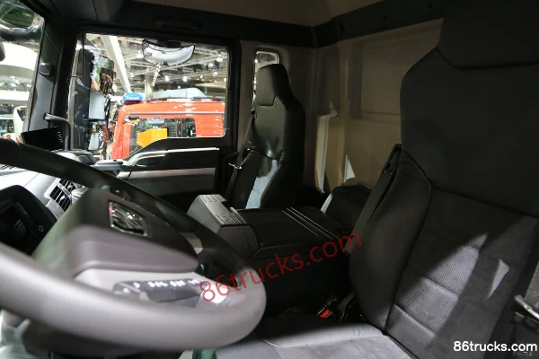 MAN TGS Series Heavy Truck 460 hp 8X6(12 wheels) Dump Truck (TGS35.460) Cab (1) | 86Trucks