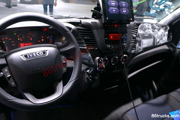 IVECO New Daily 136 hp Single Row Enclosed Van (35SI4NA8 V) Cab (2) | 86Trucks