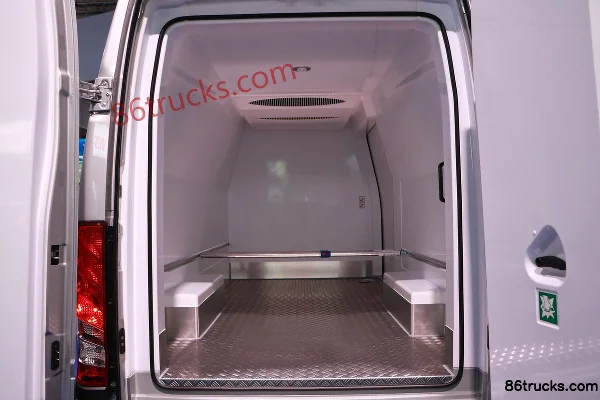 IVECO New Daily 136 hp Single Row Enclosed Van (35SI4NA8 V) Body (1) | 86Trucks
