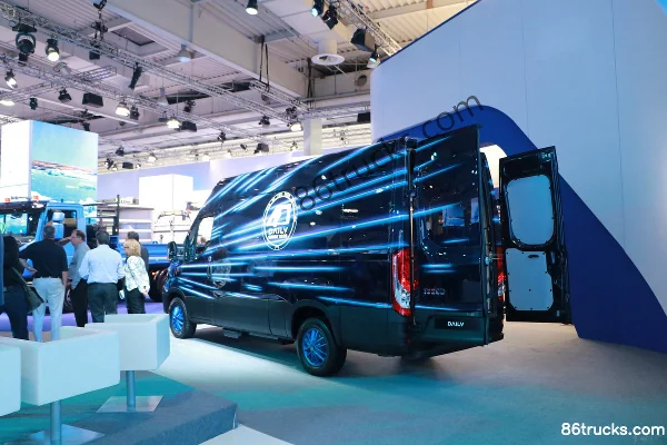 IVECO Nouveau DAILY VAN 136 ch cabine simple fourgon fermé (35SI4NA8 V) Extérieur (3) | 86Trucks