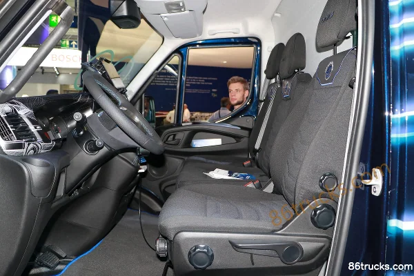 IVECO Nouveau DAILY VAN 136 ch cabine simple fourgon fermé (35SI4NA8 V) (2) | 86Trucks