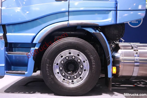 IVECO New Stralis Heavy Truck 460 hp 6X2(8 wheels) LNG Tractor Truck Chassis (2) | 86Trucks