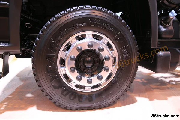 Volkswagen Constellation 440 ch 6X4(10 roues) tracteur routier Châssis (1) | 86Trucks