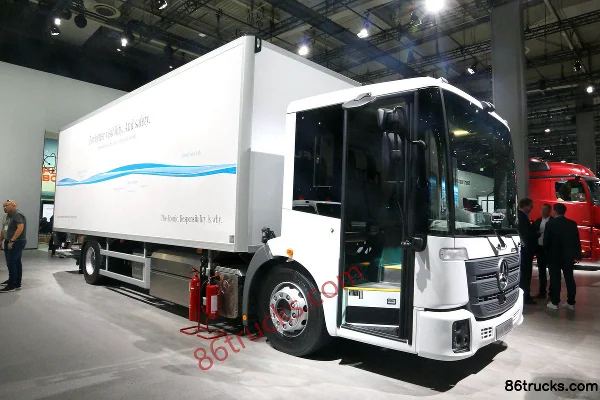 Mercedes-Benz Econic 4X2(6 wheels) Cargo Truck (Model 1830 NGT) Exterior