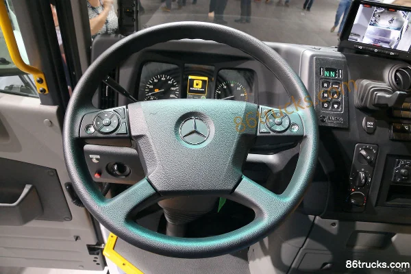 Mercedes-Benz Econic 4X2(6 wheels) Cargo Truck (Model 1830 NGT) Cab (3) | 86Trucks