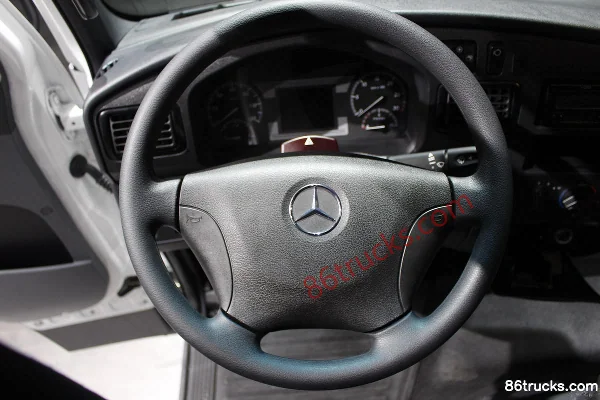Mercedes-Benz Accelo 4X2(6 wheels) Cargo Truck (Model 1016) Cab (2) | 86Trucks