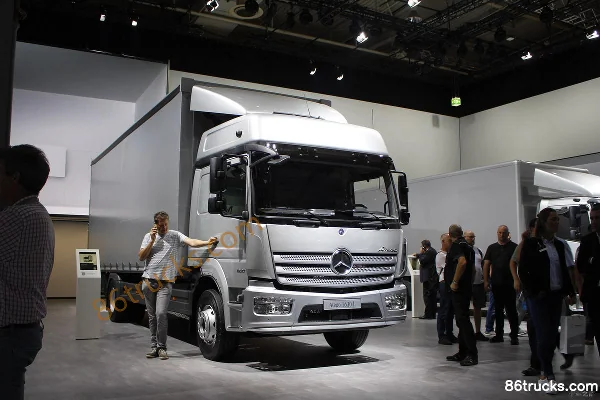 Mercedes-Benz Atego Medium Truck 300 hp 4X2(6 wheels) Cargo Truck (Model 1630L) Exterior (2) | 86Trucks