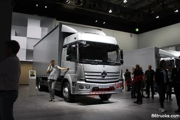 Mercedes-Benz Mercedes-Benz Atego Medium Truck Cargo Trucks