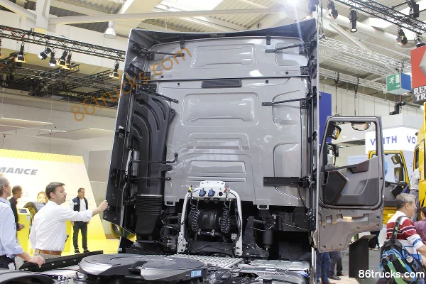 Renault T520 poids lourd 520 ch 4X2(6 roues) tracteur routier (modèle T HIGH 520MAXISPACE) Châssis (2) | 86Trucks
