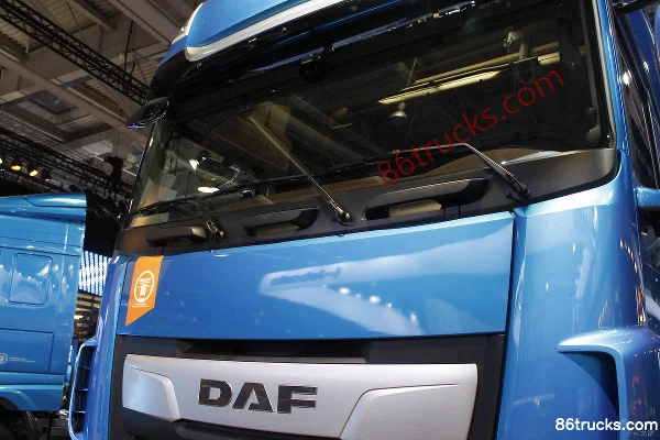 DAF XF heavy truck 530 hp 6X2(8 wheels) tractor truck Exterior (3) | 86Trucks