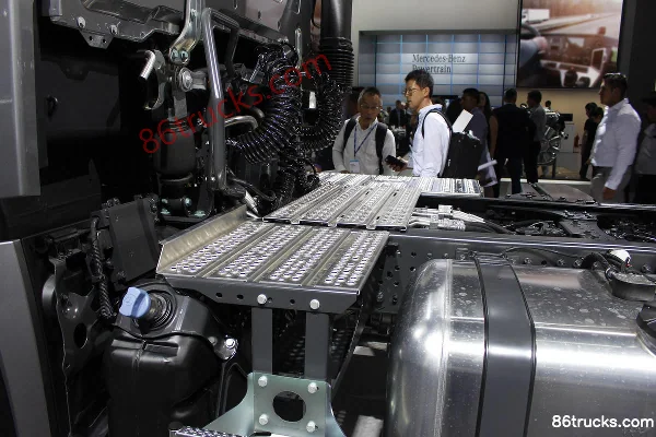 Mercedes-Benz New Arocs Heavy Truck 510 hp 4X2(6 wheels) Tractor Truck (Model 1851 LS) Chassis (3) | 86Trucks