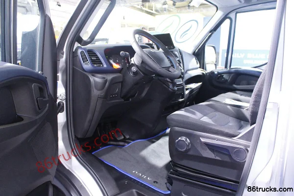 IVECO DAILY 136 hp 4X2(6 wheels) Single Row Stake Truck (70CI4GA8/P) Cab (1) | 86Trucks