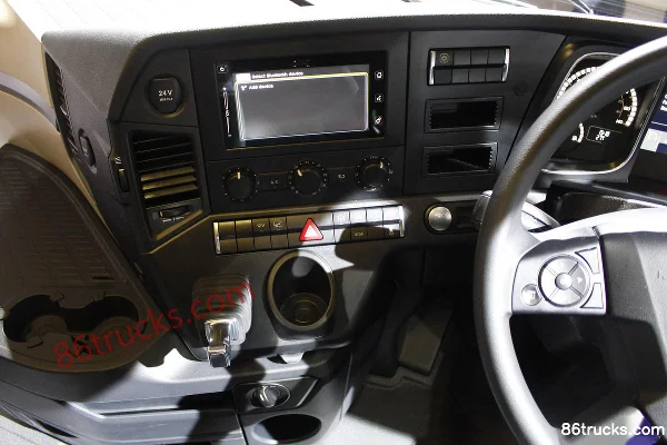 Mercedes-Benz New Actros Heavy Truck 450 hp 6X4(10 wheels) Tractor Truck (Model 2645) Cab (3) | 86Trucks