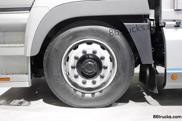 Mitsubishi FUSO Super Great 6X2(8 roues) camion porteur fourgon 9,5 m Cabine (1) | 86Trucks