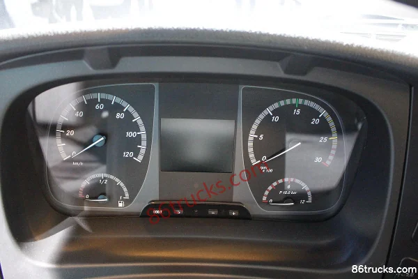 Mercedes-Benz Atego 245 hp 4X4(6 wheels) Tank Truck (Model 1725) Cab (3) | 86Trucks