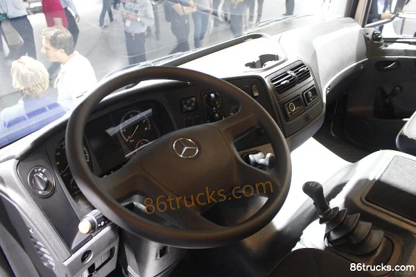 Mercedes-Benz Atego 245 hp 4X4(6 wheels) Tank Truck (Model 1725) Cab (1) | 86Trucks
