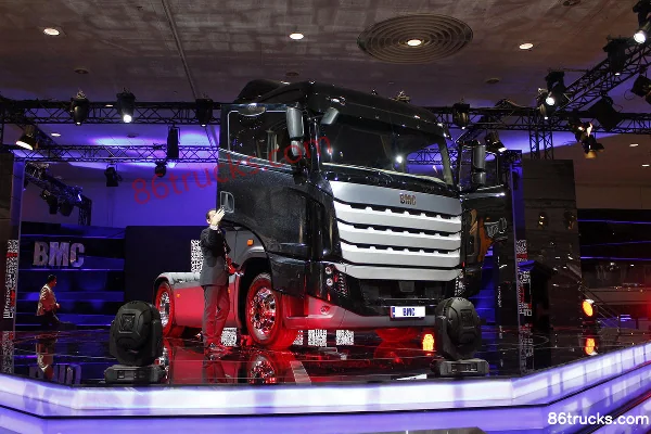 BMC 460 hp 4X2(6 wheels) Tractor Truck Exterior