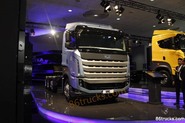 BMC 290 hp 8X2(10 wheels) Cargo Truck Exterior