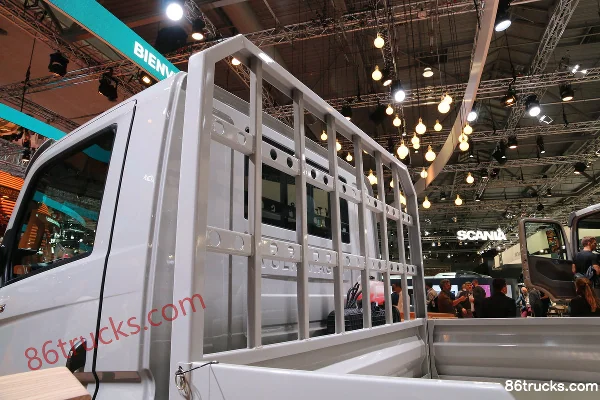 Volkswagen Delivery 4X2(6 roues) camion porteur Carrosserie (1) | 86Trucks