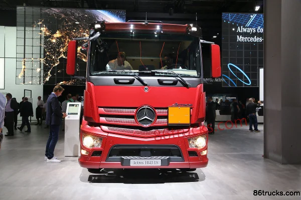 Mercedes-Benz New Actros Heavy Truck 430 hp 4X2(6 wheels) Tractor Truck (Model 1843 LS) Exterior (2) | 86Trucks