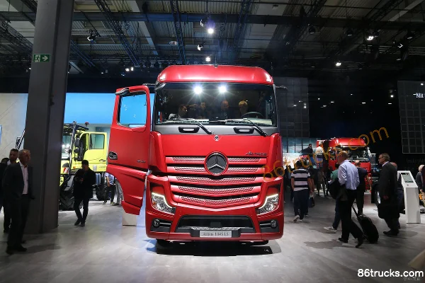 Mercedes-Benz New Actros Heavy Truck 450 hp 4X2(6 wheels) Tractor Truck (Model 1845 LS) Exterior (2) | 86Trucks