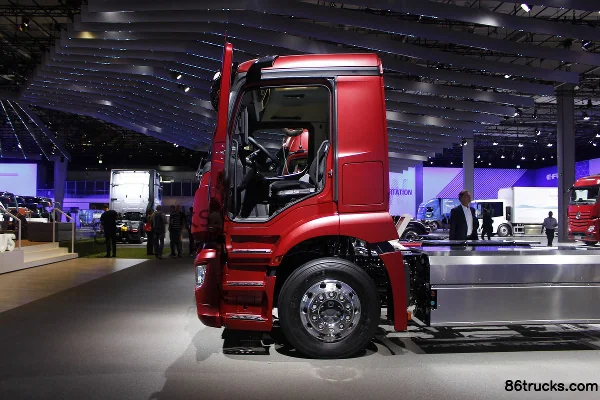 Mercedes-Benz New Actros 300hp 4X2(6 wheels) Cargo Truck Chassis (Model 1830L NGT) Cab (1) | 86Trucks