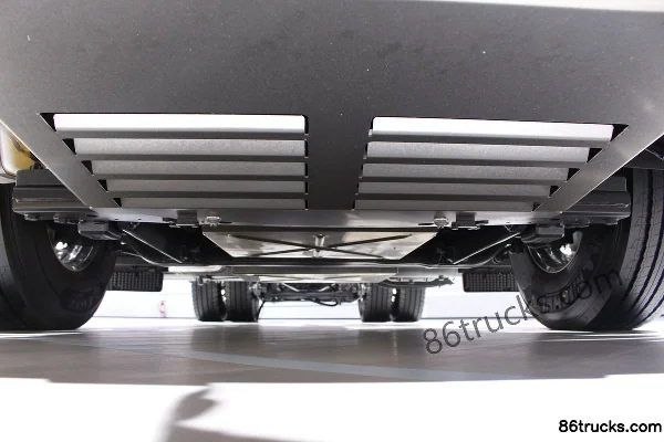 Mercedes-Benz Econic SD 300hp 4X2(6 wheels) Cargo Truck Chassis (1) | 86Trucks