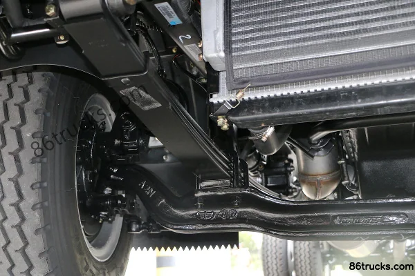 FAW Jiefang J6F version lourde 150 ch 4X2(6 roues) camion plateau léger à cabine avancée 3,85 m Châssis (2) | 86Trucks