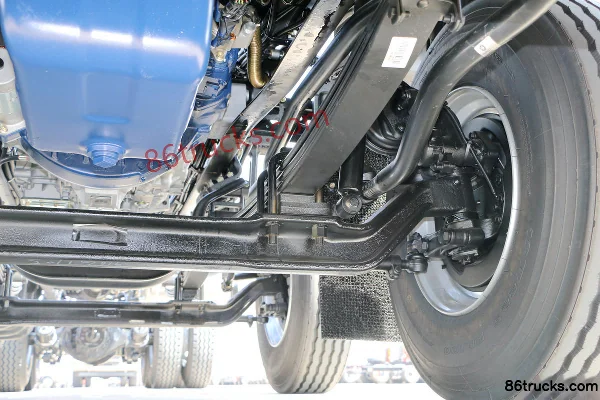 FAW Jiefang Qingdao JH6 heavy truck 460hp 8X4(12 wheels) 9.5m stake truck (rear axle 435) Chassis (3) | 86Trucks