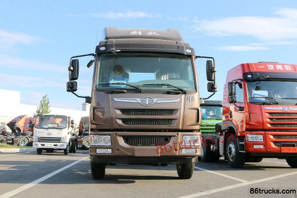 FAW Jiefang Lin VH 160 hp 4X2(6 wheels) 6.2m Semi-row Stake Cargo Truck Exterior (2) | 86Trucks