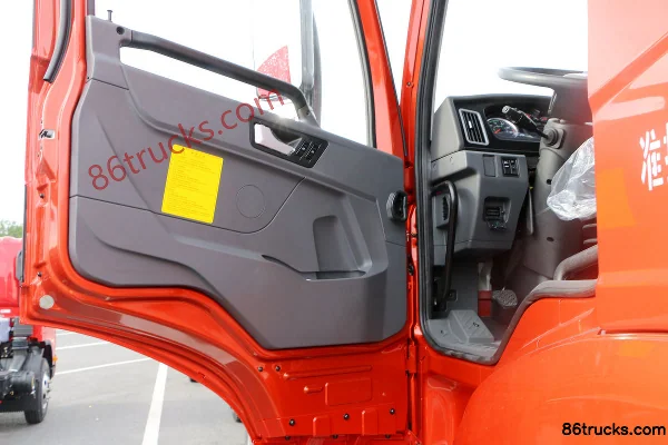 FAW Jiefang Qingdao TianV poids lourd version froide 430 ch 6X4(10 roues) tracteur routier (double réservoir) Cabine (1) | 86Trucks