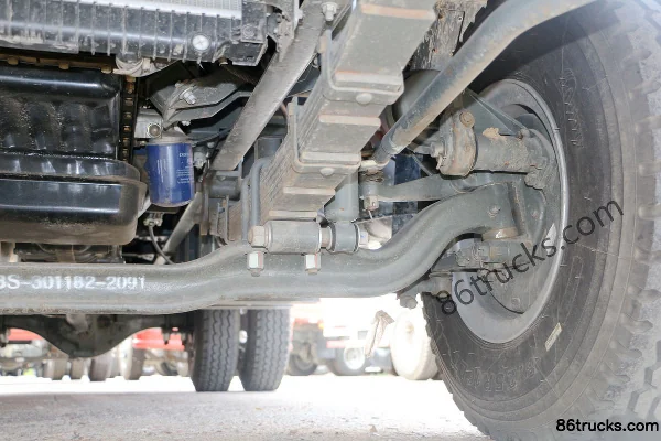 Sinotruk Wangpai 7 Series 130 hp 4X2(6 wheels) 4.16m Single-Row Stake Light Truck Chassis (3) | 86Trucks