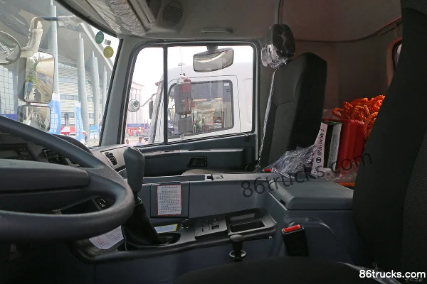 Hualing Star 270 hp 6X2(8 wheels) Truck-mounted Crane Cab (1) | 86Trucks