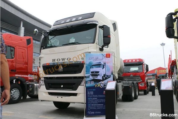 Sinotruk HOWO T7H heavy truck 430 hp 6X4(10 wheels) LNG tractor truck (B version) Exterior (2) | 86Trucks
