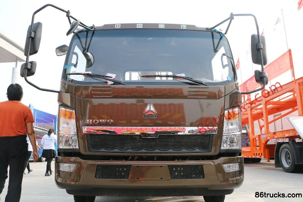 Sinotruk HOWO Hanjiang 150 ch 4X2(6 roues) camion grue 3,4 m Extérieur (2) | 86Trucks