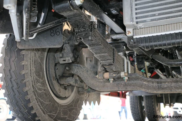 Sinotruk HOWO Hanjiang 150 ch 4X2(6 roues) camion grue 3,4 m Châssis (2) | 86Trucks