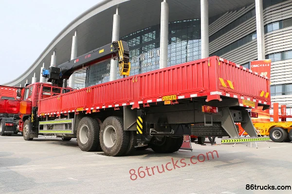 Sinotruk Hohan J5G 280 hp 6X4(10 wheels) crane truck chassis Exterior (3) | 86Trucks