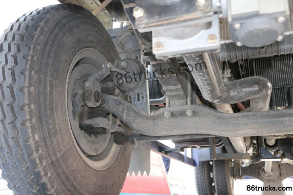 Sinotruk HOWO Tongshuai 168 hp 4X2(6 wheels) Water Sprinkler Truck (Shengyue Brand) Chassis (2) | 86Trucks