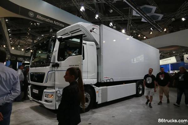 MAN TGM Series Heavy Truck 26T 360 hp 6X2(8 wheels) Electric Box Cargo Truck (TGM 26.360E 6x2-LL) 185kWh Exterior (3) | 86Trucks