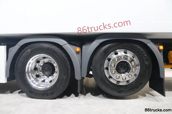 MAN TGM Series Heavy Truck 26T 360 hp 6X2(8 wheels) Electric Box Cargo Truck (TGM 26.360E 6x2-LL) 185kWh Chassis (1) | 86Trucks