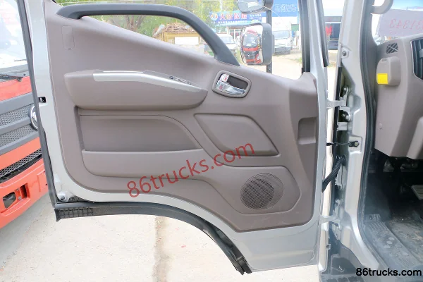 Foton Aumark S3 Series 143 hp 4X2(6 wheels) 3.83m semi-row stake truck (ZF) Cab (1) | 86Trucks