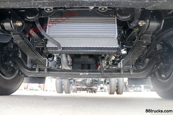 Foton Aumark S3 Series 143 hp 4X2(6 wheels) 3.83m semi-row stake truck (ZF) Chassis (1) | 86Trucks