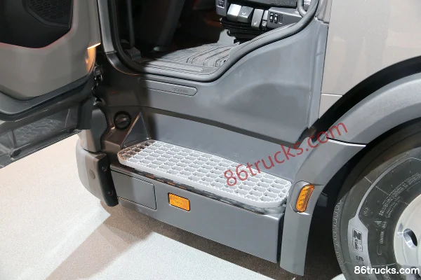 Scania camion porteur 320 ch 6X2(8 roues) (modèle L320 B6X2 4LB) Cabine (2) | 86Trucks