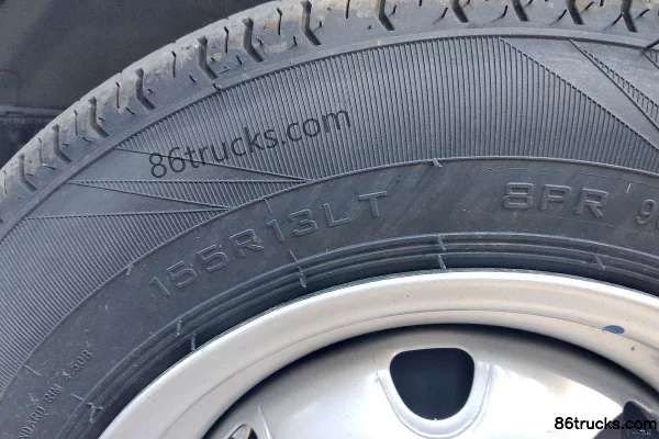 Jinbei T22 1.0L 61 ch 4X2(6 roues) essence camion plateau double cabine 2,05 m Châssis (2) | 86Trucks