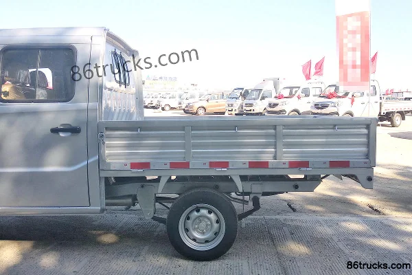 Jinbei T22 1.0L 61 ch 4X2(6 roues) essence camion plateau double cabine 2,05 m Carrosserie (1) | 86Trucks