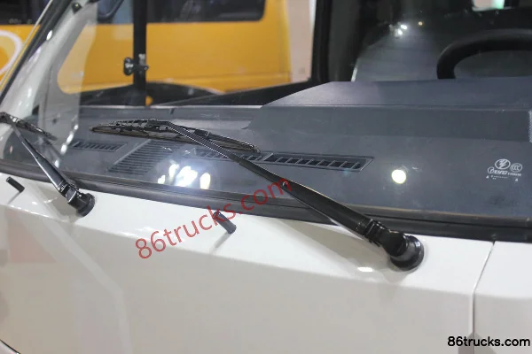 GAC HINO 300J Series 125 hp 4X2(6 wheels) 3.3m Double Row Van Truck Exterior (3) | 86Trucks