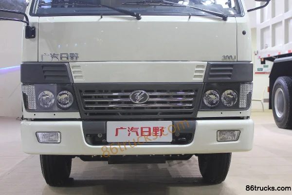 GAC HINO 300J Series 125 hp 4X2(6 wheels) 3.3m Double Row Van Truck Exterior (2) | 86Trucks