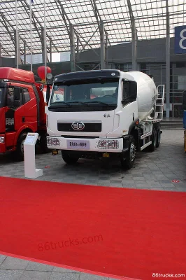 FAW Jiefang Xindawei camion malaxeur 370 ch 6X4(10 roues) Extérieur