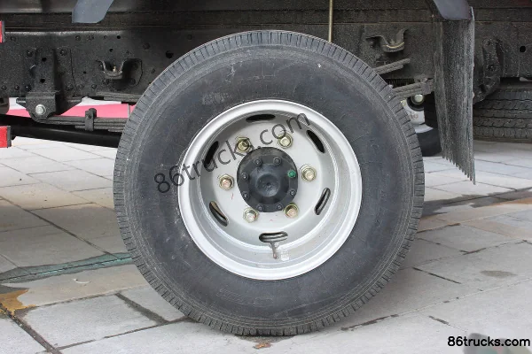 JAC New Shuailing H330 130 hp 4X2(6 wheels) 4.18m single-row flatbed light truck Cab (2) | 86Trucks